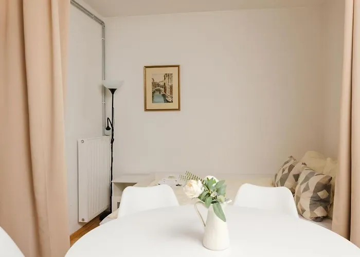 Apartment Zentral Direkt An U-Bahn Station