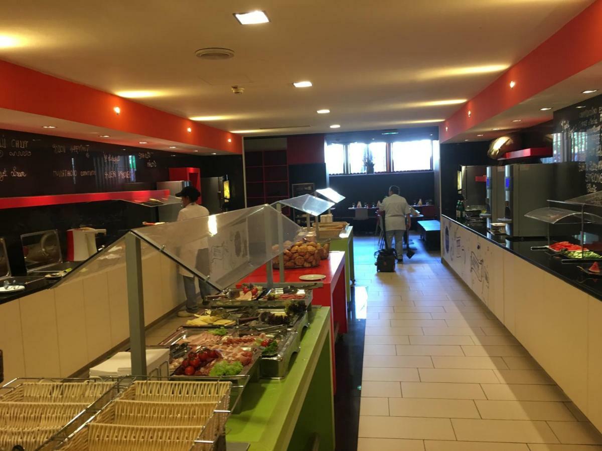 Zentral Direkt An U-bahn Station Appartamento *